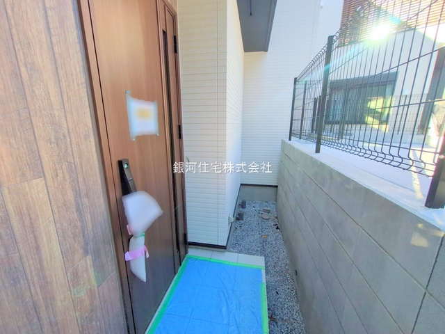 G00336275 神奈川県鎌倉市大町２丁目 新築一戸建て 6180万円 土地面積115.07m² (約34.80坪) 建物面積101.05m² (約30.56坪) 間取り４ＬＤＫ 築年月2024年07月(築１年以内)【外観5】