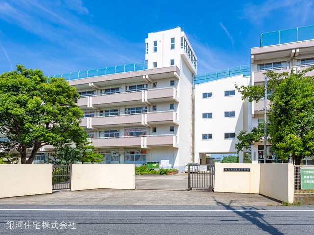 G00351148 千葉県市川市本北方２丁目 新築一戸建て 3790万円 土地面積115.88m² (約35.05坪) 建物面積97.29m² (約29.43坪) 間取り４ＬＤＫ 築年月2024年10月(築１年以内)【周辺環境】市川市立北方小学校
