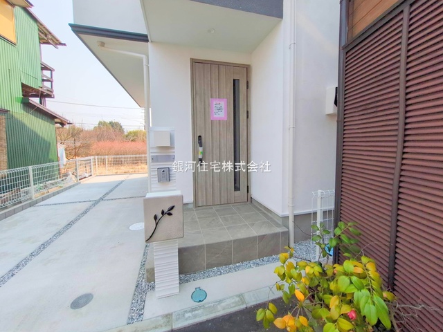 G00354133 神奈川県相模原市南区双葉１丁目 新築一戸建て 2650万円 土地面積81.90m² (約24.77坪) 建物面積81.14m² (約24.54坪) 間取り３ＬＤＫ 築年月2025年03月(築１年以内)【外観12】