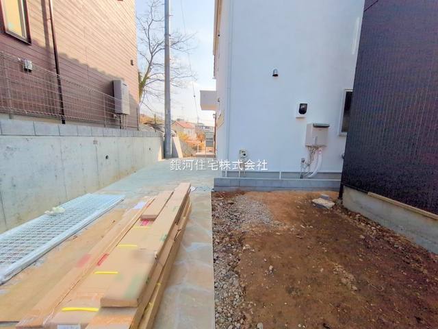 G00357324 東京都町田市相原町 新築一戸建て 4180万円 土地面積142.40m² (約43.07坪) 建物面積100.79m² (約30.48坪) 間取り４ＬＤＫ 築年月2025年03月(築１年以内)【外観12】