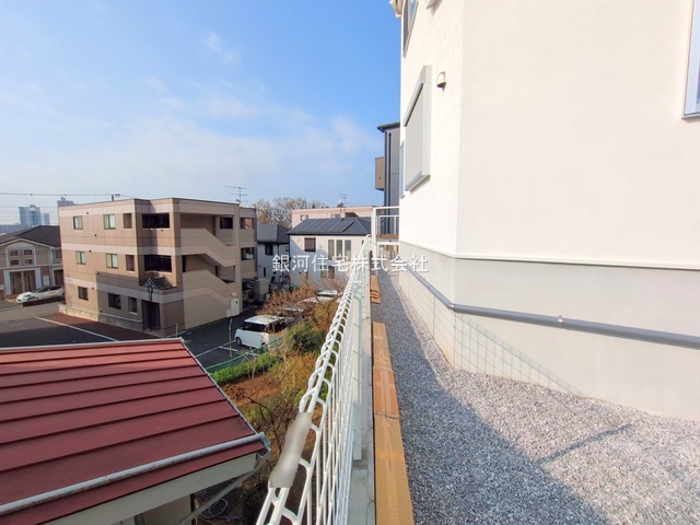 G00357324 東京都町田市相原町 新築一戸建て 4180万円 土地面積142.40m² (約43.07坪) 建物面積100.79m² (約30.48坪) 間取り４ＬＤＫ 築年月2025年03月(築１年以内)【外観13】