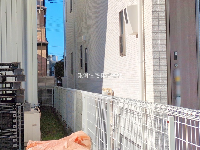 G00357538 千葉県市川市新浜１丁目 中古一戸建て 5490万円 土地面積66.12m² (約20.00坪) 建物面積102.79m² (約31.09坪) 間取り３ＬＤＫ 築年月2024年12月(築1年)【外観11】