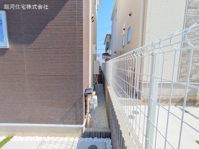 G00358290 神奈川県横浜市青葉区あかね台１丁目 新築一戸建て 6880万円 土地面積146.91m² (約44.44坪) 建物面積101.14m² (約30.59坪) 間取り４ＬＤＫ 築年月2025年04月(築１年以内)【外観9】