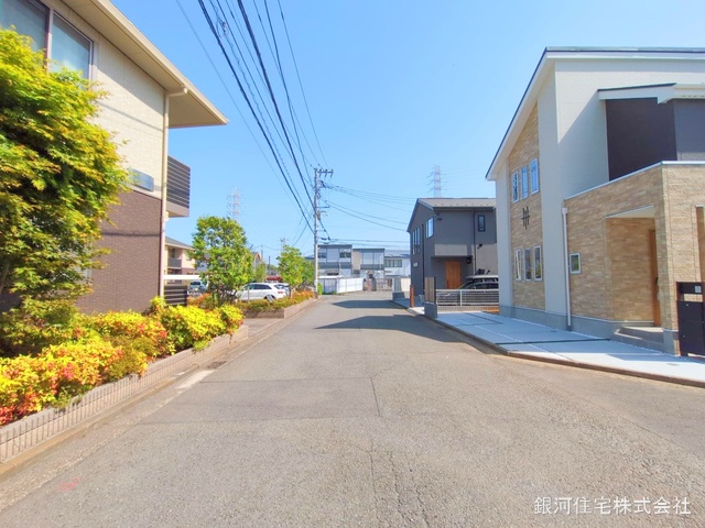 G00358290 神奈川県横浜市青葉区あかね台１丁目 新築一戸建て 6880万円 土地面積146.91m² (約44.44坪) 建物面積101.14m² (約30.59坪) 間取り４ＬＤＫ 築年月2025年04月(築１年以内)【外観13】