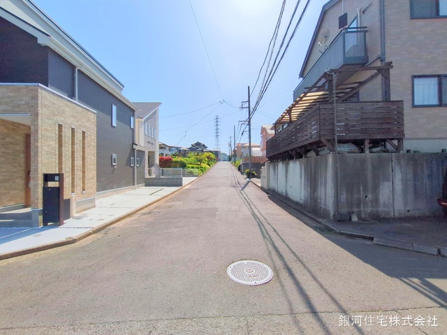 G00358290 神奈川県横浜市青葉区あかね台１丁目 新築一戸建て 6880万円 土地面積146.91m² (約44.44坪) 建物面積101.14m² (約30.59坪) 間取り４ＬＤＫ 築年月2025年04月(築１年以内)【外観14】