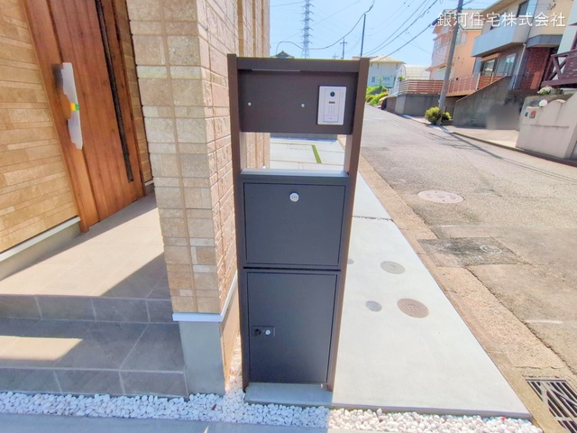 G00358290 神奈川県横浜市青葉区あかね台１丁目 新築一戸建て 6880万円 土地面積146.91m² (約44.44坪) 建物面積101.14m² (約30.59坪) 間取り４ＬＤＫ 築年月2025年04月(築１年以内)【外観18】