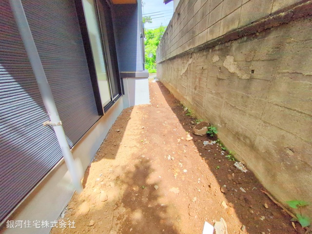 G00360268 東京都町田市鶴川４丁目 新築一戸建て 4780万円 土地面積120.97m² (約36.59坪) 建物面積101.64m² (約30.74坪) 築年月2025年05月(築１年以内)【外観6】