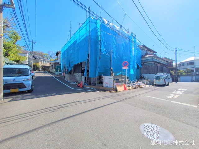 G00360268 東京都町田市鶴川４丁目 新築一戸建て 4780万円 土地面積120.97m² (約36.59坪) 建物面積101.64m² (約30.74坪) 築年月2025年05月(築１年以内)【外観18】