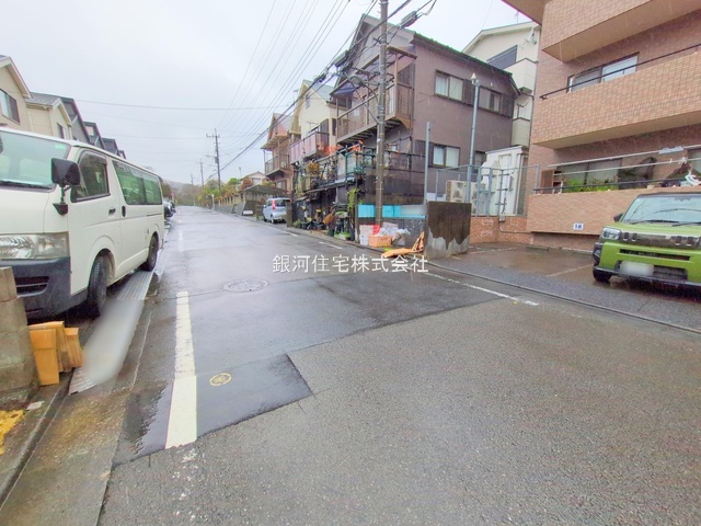 G00360404 東京都八王子市鑓水２丁目 新築一戸建て 3699万円 土地面積125.08m² (約37.83坪) 建物面積99.36m² (約30.05坪) 間取り４ＬＤＫ 築年月2025年03月(築１年以内)【外観8】
