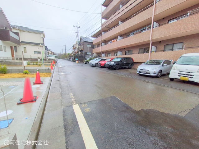 G00360407 東京都八王子市鑓水２丁目 新築一戸建て 4499万円 土地面積121.47m² (約36.74坪) 建物面積97.02m² (約29.34坪) 間取り４ＬＤＫ 築年月2025年04月【外観6】
