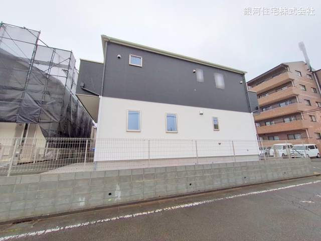 G00360407 東京都八王子市鑓水２丁目 新築一戸建て 4499万円 土地面積121.47m² (約36.74坪) 建物面積97.02m² (約29.34坪) 間取り４ＬＤＫ 築年月2025年04月【外観12】