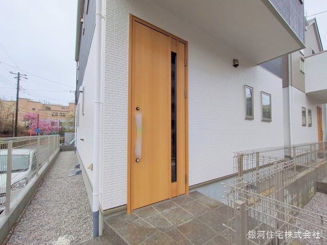 G00360407 東京都八王子市鑓水２丁目 新築一戸建て 4499万円 土地面積121.47m² (約36.74坪) 建物面積97.02m² (約29.34坪) 間取り４ＬＤＫ 築年月2025年04月【外観17】