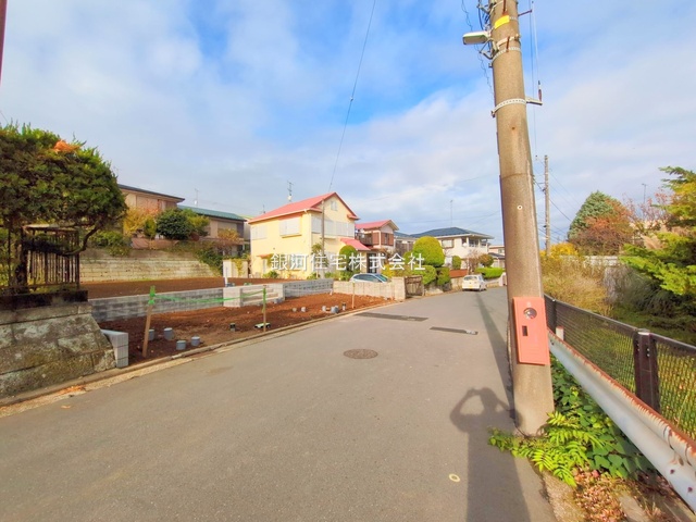 G00360494 神奈川県横須賀市湘南鷹取１丁目 新築一戸建て 4690万円 土地面積142.99m² (約43.25坪) 建物面積97.20m² (約29.40坪) 間取り３ＬＤＫ 築年月2025年10月【外観15】