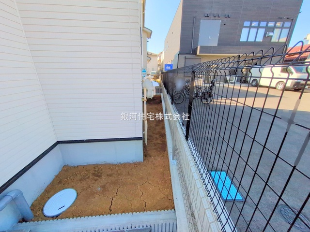 G00362977 埼玉県川口市上青木２丁目 新築一戸建て 3498万円 土地面積61.63m² (約18.64坪) 建物面積112.82m² (約34.12坪) 間取り４ＬＤＫ 築年月2025年01月(築１年以内)【外観5】