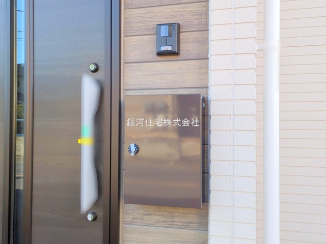 G00362977 埼玉県川口市上青木２丁目 新築一戸建て 3498万円 土地面積61.63m² (約18.64坪) 建物面積112.82m² (約34.12坪) 間取り４ＬＤＫ 築年月2025年01月(築１年以内)【外観7】