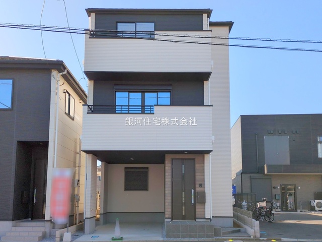 G00362977 埼玉県川口市上青木２丁目 新築一戸建て 3498万円 土地面積61.63m² (約18.64坪) 建物面積112.82m² (約34.12坪) 間取り４ＬＤＫ 築年月2025年01月(築１年以内)【外観12】