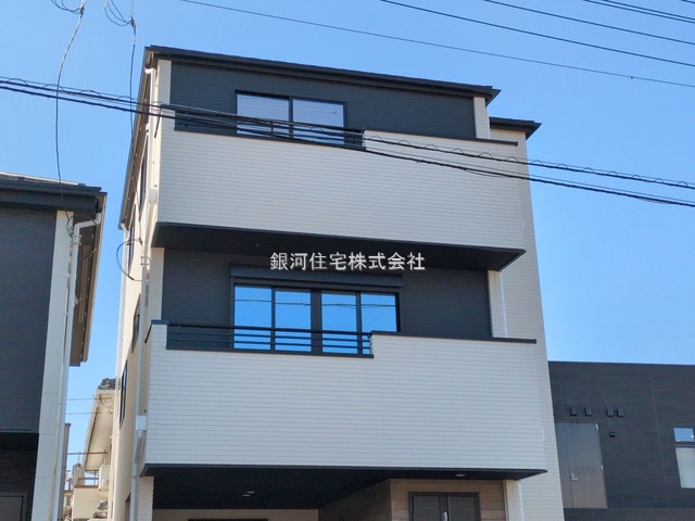 G00362977 埼玉県川口市上青木２丁目 新築一戸建て 3498万円 土地面積61.63m² (約18.64坪) 建物面積112.82m² (約34.12坪) 間取り４ＬＤＫ 築年月2025年01月(築１年以内)【外観14】