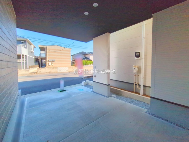 G00362977 埼玉県川口市上青木２丁目 新築一戸建て 3498万円 土地面積61.63m² (約18.64坪) 建物面積112.82m² (約34.12坪) 間取り４ＬＤＫ 築年月2025年01月(築１年以内)【外観17】