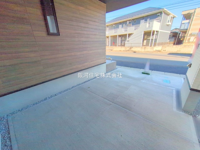 G00362977 埼玉県川口市上青木２丁目 新築一戸建て 3498万円 土地面積61.63m² (約18.64坪) 建物面積112.82m² (約34.12坪) 間取り４ＬＤＫ 築年月2025年01月(築１年以内)【外観18】