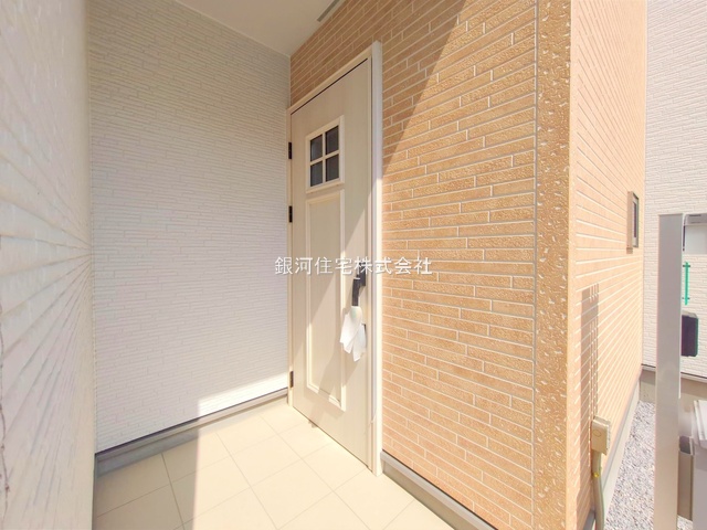 G00363899 埼玉県上尾市大字瓦葺 新築一戸建て 3199万円 土地面積120.11m² (約36.33坪) 建物面積95.22m² (約28.80坪) 間取り４ＬＤＫ 築年月2025年03月(築１年以内)【外観7】