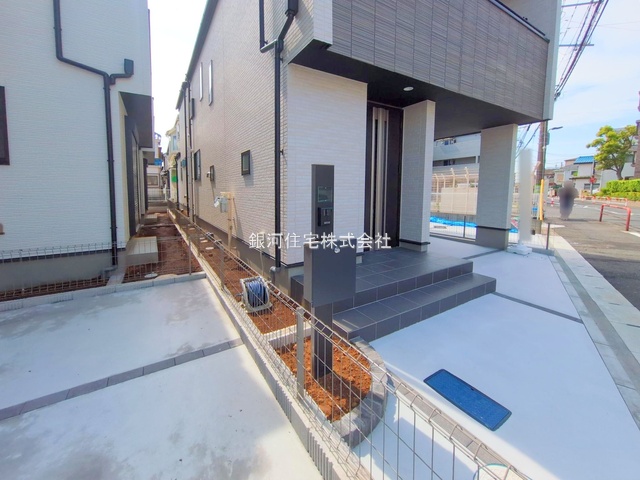 G00364088 千葉県市川市大和田４丁目 新築一戸建て 4590万円 土地面積64.56m² (約19.52坪) 建物面積102.87m² (約31.11坪) 築年月2025年04月(築１年以内)【外観4】