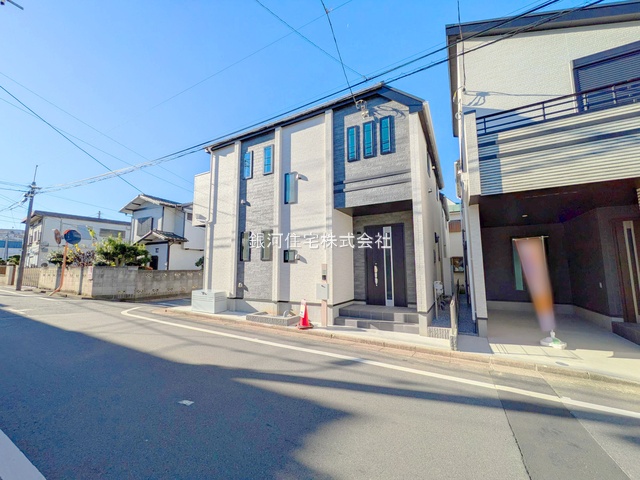 G00364940 東京都練馬区東大泉２丁目 新築一戸建て 6990万円 土地面積80.74m² (約24.42坪) 建物面積89.01m² (約26.92坪) 間取り３ＳＬＤＫ 築年月2024年11月(築１年以内)【外観2】