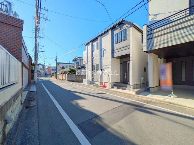 G00364940 東京都練馬区東大泉２丁目 新築一戸建て 6990万円 土地面積80.74m² (約24.42坪) 建物面積89.01m² (約26.92坪) 間取り３ＳＬＤＫ 築年月2024年11月(築１年以内)【外観7】