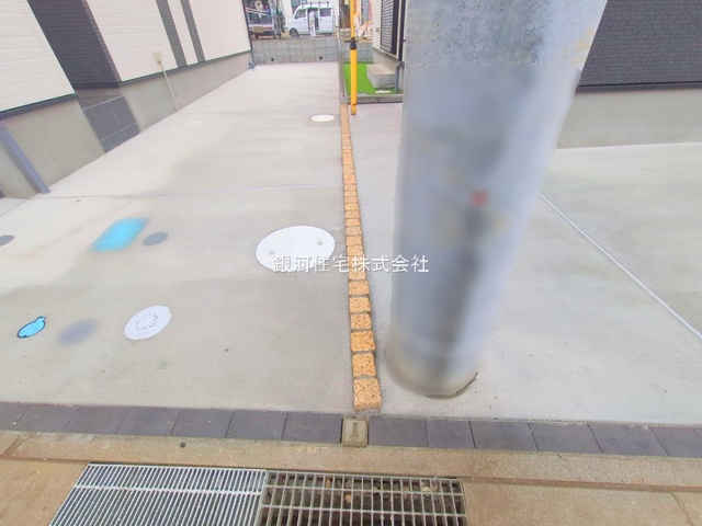 G00366252 埼玉県川口市大字安行小山 新築一戸建て 3490万円 土地面積100.09m² (約30.27坪) 建物面積89.01m² (約26.92坪) 間取り４ＬＤＫ 築年月2025年04月(築１年以内)【外観14】