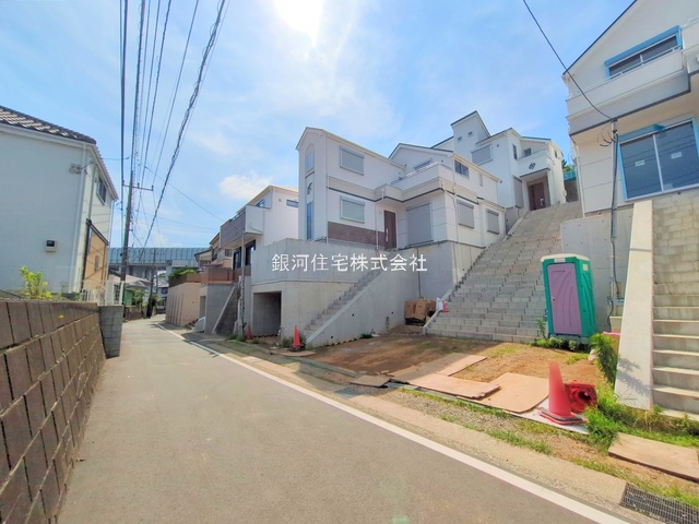 G00366505 神奈川県横浜市港南区東永谷３丁目 新築一戸建て 4080万円 土地面積109.07m² (約32.99坪) 建物面積122.62m² (約37.09坪) 間取り４ＬＤＫ 築年月2025年07月(築１年以内)【外観3】