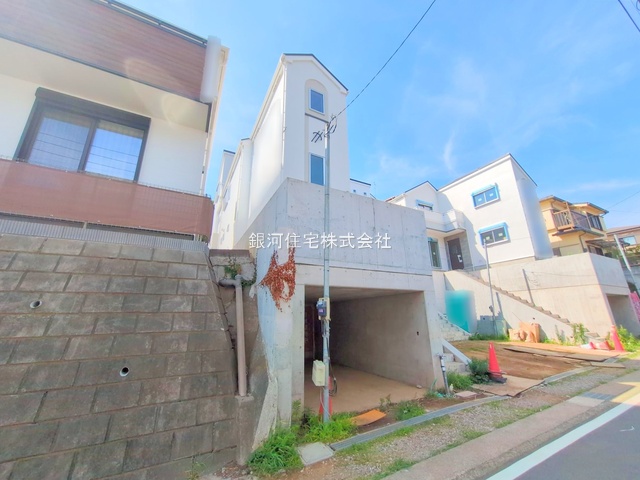 G00366505 神奈川県横浜市港南区東永谷３丁目 新築一戸建て 4080万円 土地面積109.07m² (約32.99坪) 建物面積122.62m² (約37.09坪) 間取り４ＬＤＫ 築年月2025年07月(築１年以内)【外観18】