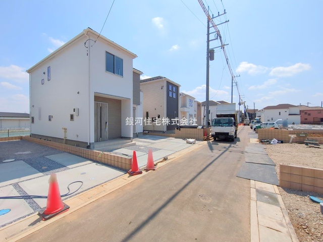 G00366869 埼玉県上尾市大字瓦葺 新築一戸建て 3199万円 土地面積122.66m² (約37.10坪) 建物面積99.37m² (約30.05坪) 間取り４ＬＤＫ 築年月2025年04月(築１年以内)【外観3】