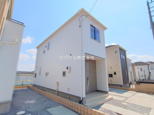 G00366869 埼玉県上尾市大字瓦葺 新築一戸建て 3199万円 土地面積122.66m² (約37.10坪) 建物面積99.37m² (約30.05坪) 間取り４ＬＤＫ 築年月2025年04月(築１年以内)【外観5】
