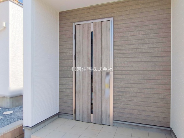 G00366869 埼玉県上尾市大字瓦葺 新築一戸建て 3199万円 土地面積122.66m² (約37.10坪) 建物面積99.37m² (約30.05坪) 間取り４ＬＤＫ 築年月2025年04月(築１年以内)【外観6】