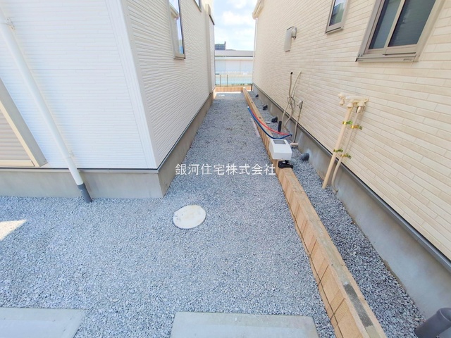 G00366869 埼玉県上尾市大字瓦葺 新築一戸建て 3199万円 土地面積122.66m² (約37.10坪) 建物面積99.37m² (約30.05坪) 間取り４ＬＤＫ 築年月2025年04月(築１年以内)【外観7】