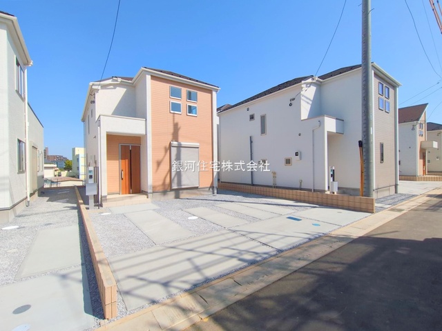 G00366872 埼玉県上尾市大字瓦葺 新築一戸建て 3399万円 土地面積144.51m² (約43.71坪) 建物面積98.53m² (約29.80坪) 間取り４ＬＤＫ 築年月2025年04月(築１年以内)【外観2】