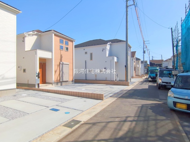 G00366872 埼玉県上尾市大字瓦葺 新築一戸建て 3399万円 土地面積144.51m² (約43.71坪) 建物面積98.53m² (約29.80坪) 間取り４ＬＤＫ 築年月2025年04月(築１年以内)【外観3】