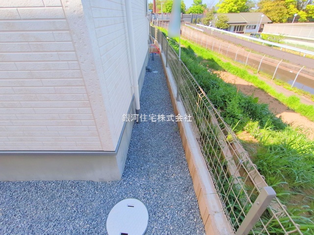 G00366872 埼玉県上尾市大字瓦葺 新築一戸建て 3399万円 土地面積144.51m² (約43.71坪) 建物面積98.53m² (約29.80坪) 間取り４ＬＤＫ 築年月2025年04月(築１年以内)【外観12】