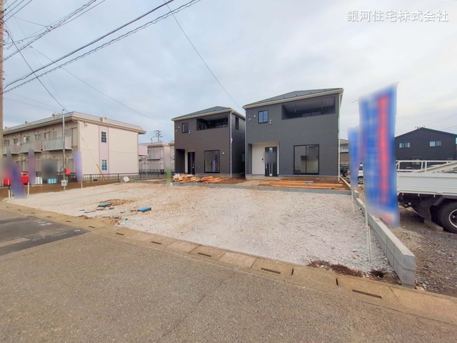 G00367363 埼玉県入間市久保稲荷２丁目 新築一戸建て 3670万円 土地面積165.13m² (約49.95坪) 建物面積95.57m² (約28.90坪) 間取り４ＬＤＫ 築年月2025年04月(築１年以内)【外観2】