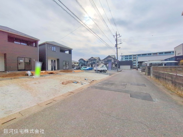 G00367363 埼玉県入間市久保稲荷２丁目 新築一戸建て 3670万円 土地面積165.13m² (約49.95坪) 建物面積95.57m² (約28.90坪) 間取り４ＬＤＫ 築年月2025年04月(築１年以内)【外観3】