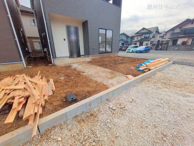 G00367363 埼玉県入間市久保稲荷２丁目 新築一戸建て 3670万円 土地面積165.13m² (約49.95坪) 建物面積95.57m² (約28.90坪) 間取り４ＬＤＫ 築年月2025年04月(築１年以内)【外観12】