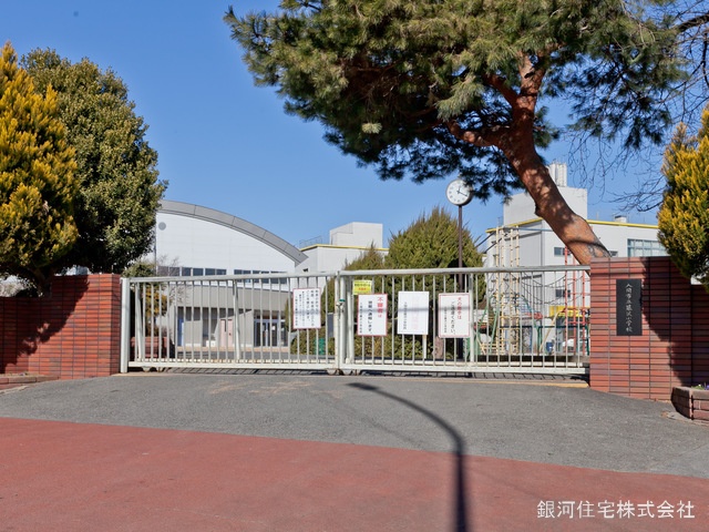 G00367363 埼玉県入間市久保稲荷２丁目 新築一戸建て 3670万円 土地面積165.13m² (約49.95坪) 建物面積95.57m² (約28.90坪) 間取り４ＬＤＫ 築年月2025年04月(築１年以内)【周辺環境】入間市立藤沢小学校