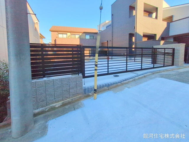 G00367757 東京都羽村市神明台２丁目 新築一戸建て 7990万円 土地面積230.54m² (約69.73坪) 建物面積151.28m² (約45.76坪) 間取り５ＬＤＫ 築年月2024年12月(築１年以内)【外観14】