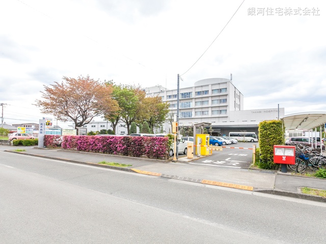 G00367808 東京都青梅市新町１丁目 新築一戸建て 3580万円 土地面積120.44m² (約36.43坪) 建物面積95.52m² (約28.89坪) 間取り４ＬＤＫ 築年月2025年01月(築１年以内)【周辺環境】高木病院