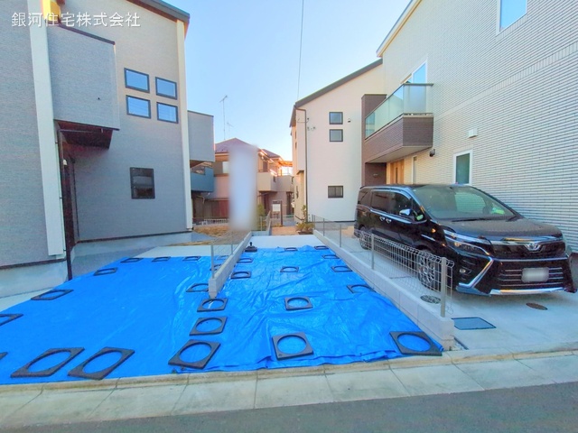 G00367809 東京都青梅市新町１丁目 新築一戸建て 3490万円 土地面積130.83m² (約39.57坪) 建物面積99.57m² (約30.11坪) 間取り３ＬＤＫ 築年月2025年01月(築１年以内)【外観2】