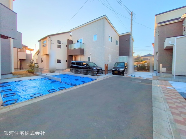 G00367809 東京都青梅市新町１丁目 新築一戸建て 3490万円 土地面積130.83m² (約39.57坪) 建物面積99.57m² (約30.11坪) 間取り３ＬＤＫ 築年月2025年01月(築１年以内)【外観3】