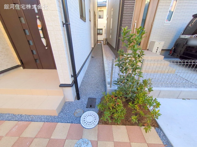 G00367809 東京都青梅市新町１丁目 新築一戸建て 3490万円 土地面積130.83m² (約39.57坪) 建物面積99.57m² (約30.11坪) 間取り３ＬＤＫ 築年月2025年01月(築１年以内)【外観6】