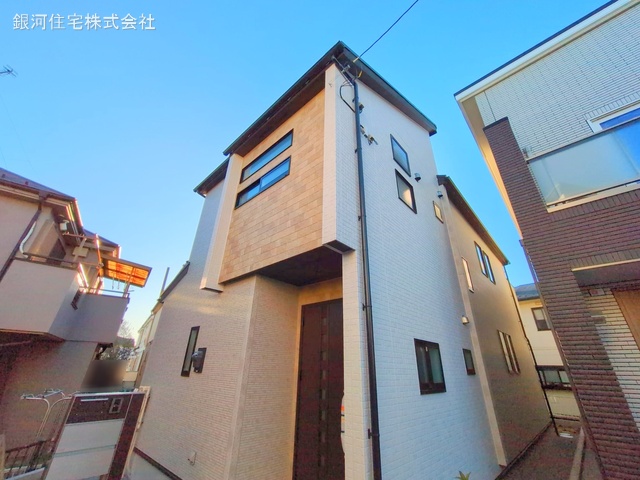 G00367809 東京都青梅市新町１丁目 新築一戸建て 3490万円 土地面積130.83m² (約39.57坪) 建物面積99.57m² (約30.11坪) 間取り３ＬＤＫ 築年月2025年01月(築１年以内)【外観8】
