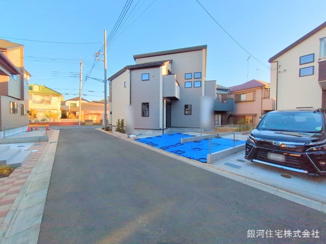 G00367809 東京都青梅市新町１丁目 新築一戸建て 3490万円 土地面積130.83m² (約39.57坪) 建物面積99.57m² (約30.11坪) 間取り３ＬＤＫ 築年月2025年01月(築１年以内)【外観12】
