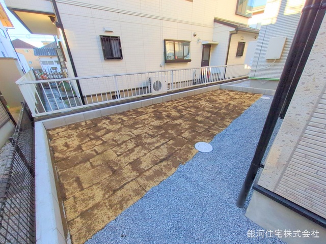 G00367809 東京都青梅市新町１丁目 新築一戸建て 3490万円 土地面積130.83m² (約39.57坪) 建物面積99.57m² (約30.11坪) 間取り３ＬＤＫ 築年月2025年01月(築１年以内)【外観17】