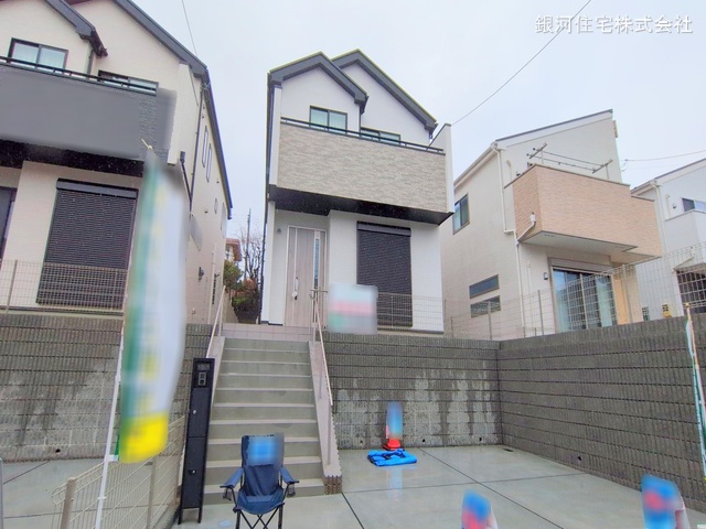 G00367891 神奈川県川崎市麻生区細山４丁目 新築一戸建て 5190万円 土地面積133.60m² (約40.41坪) 建物面積93.15m² (約28.17坪) 間取り４ＬＤＫ 築年月2025年01月(築１年以内)【外観2】